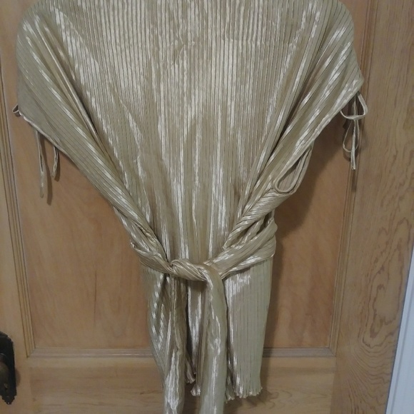 Top - Picture 3 of 3